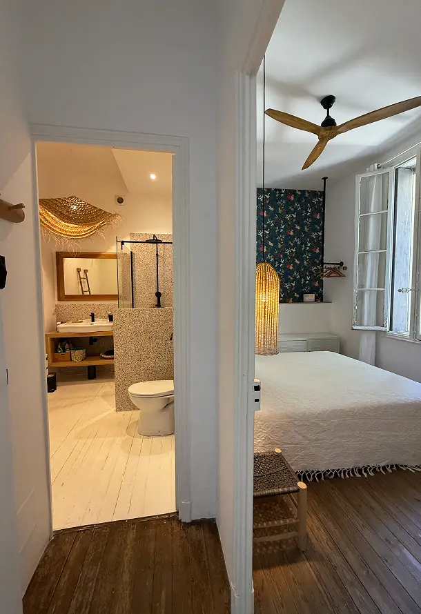 Chambre avec salle de bain dans la maison de location à Port-Vendres, Côte Vermeille